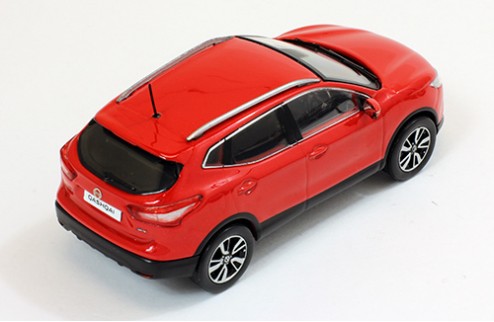 NISSAN Qashqai - Red - 2014